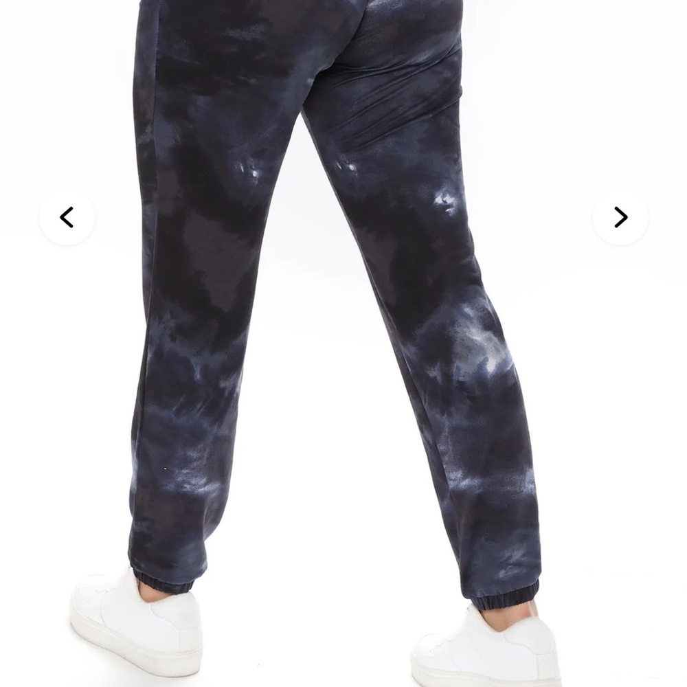 Women's Tie-Dye Jogger Pants - Picture 5 of 5